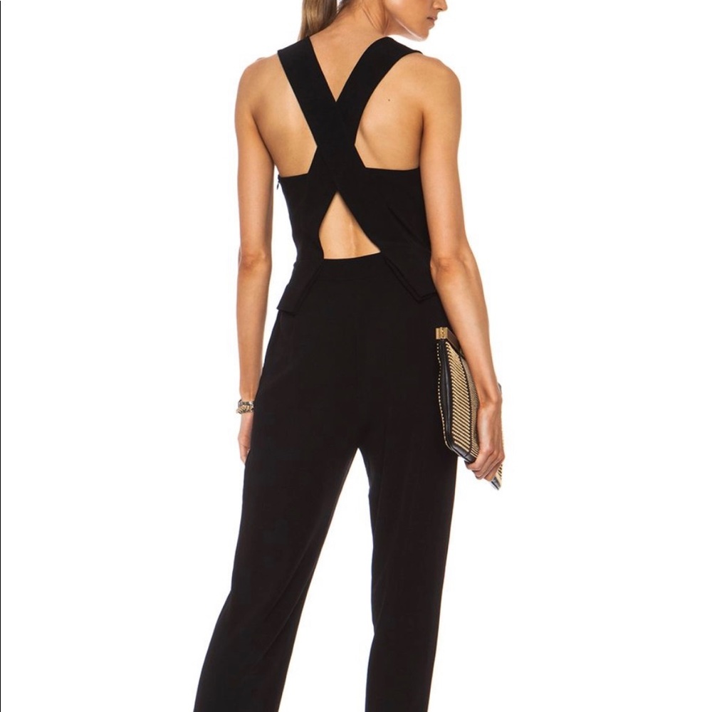 Criss cross jumpsuit / romper